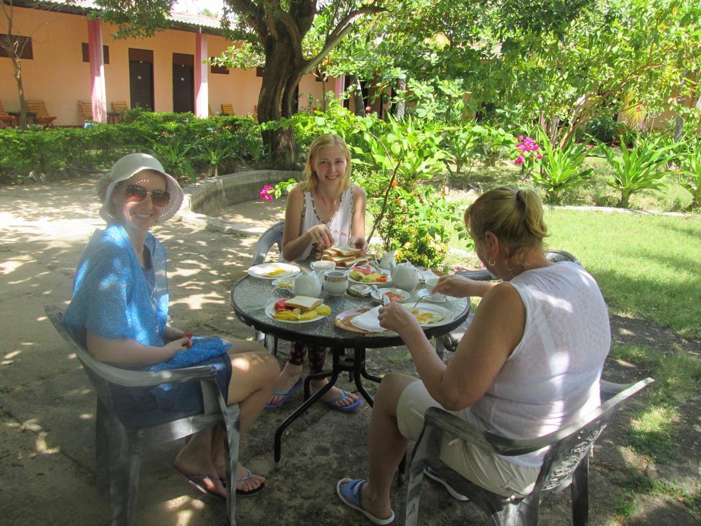 Shahira Hotel Nilaveli Zewnętrze zdjęcie