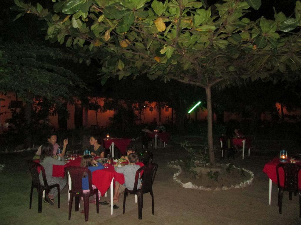 Shahira Hotel Nilaveli Zewnętrze zdjęcie